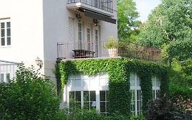 Embassy Row Bnb